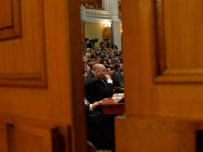 Recordurile noului Parlament: cel mai bogat, cel mai dator, latifundiara şi colecţionara
