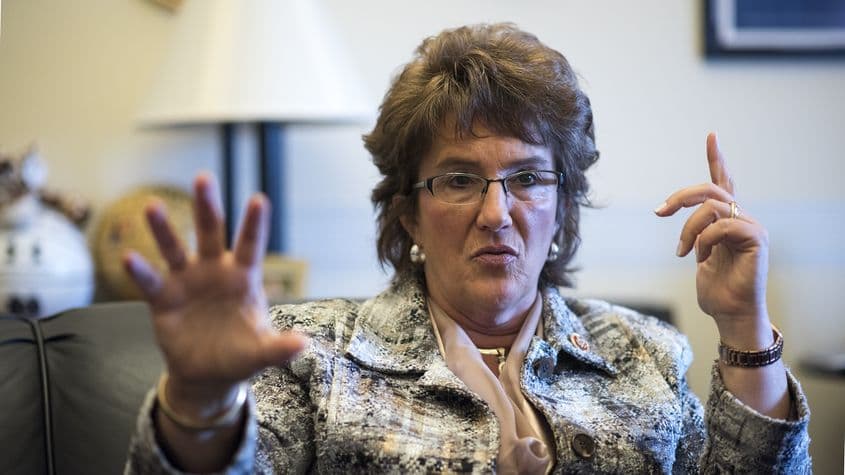Jackie Walorski reprezintă statul Indiana în Camera Reprezentanților.