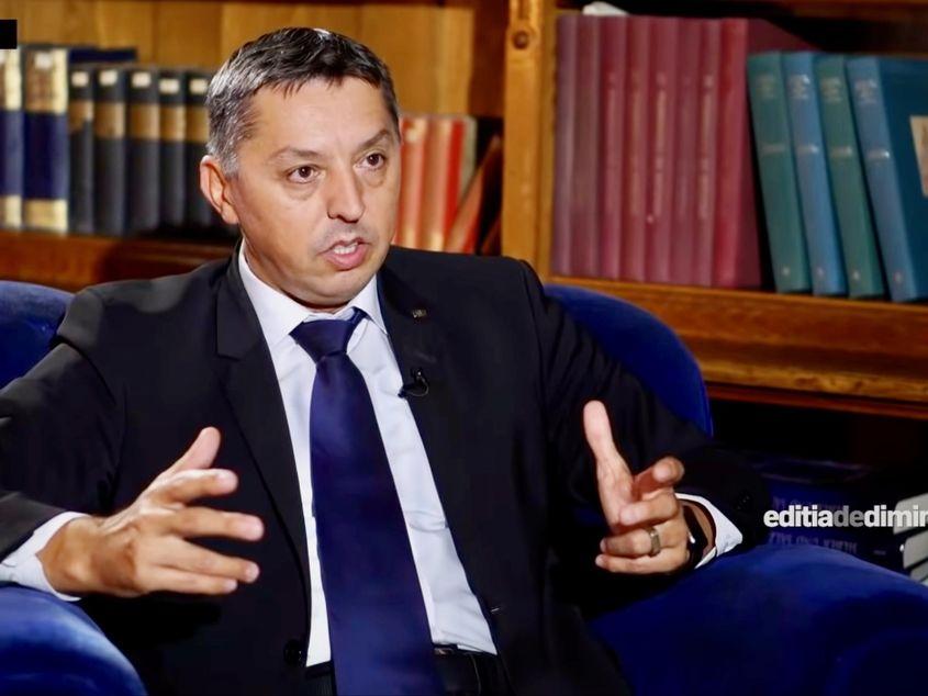 Prof. univ. Daniel David, rectorul Universității “Babeș-Bolyai”, nu crede că fenomenul plagiatului poate fi rezolvat prin verificarea tuturor tezelor de doctorat susținute post-1990. FOTO: captură ecran editiadedimineata.ro