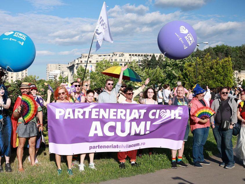 România nu pune în aplicare deciziile CEDO, iar proiectele pentru parteneriatul civil sunt ținute la sertar în Parlament din 2019. Foto: MozaiQ