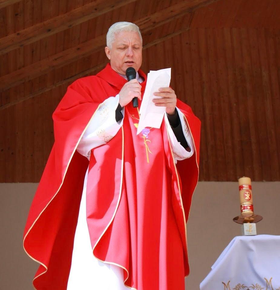 Photo explanation: Priest Augustin Benchea participates in the Patronal Feast of "Saint Mark" Church in Cleja, where he was parish priest, on April 25, 2021. PHOTO: ANDREEA BENCHEA