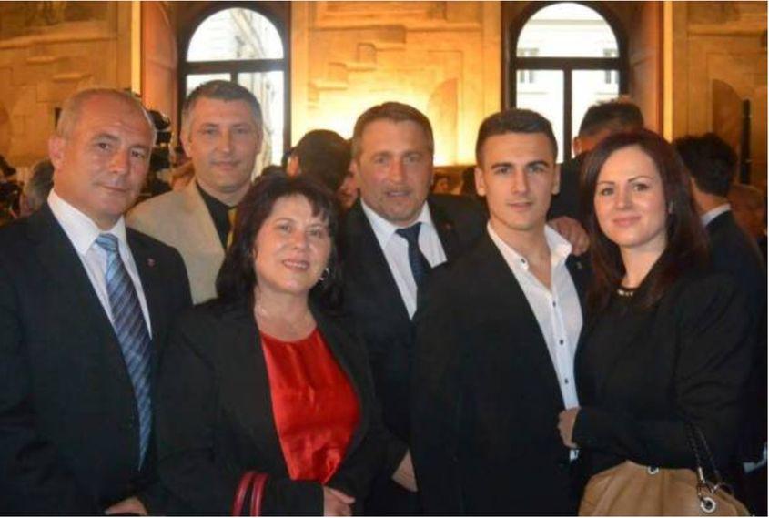 Cei doi Stănășel (al doilea și al treilea din dreapta spre stânga), la un eveniment organizat de președinția României la Roma în urmă cu 10 ani. FOTO: CNCRI