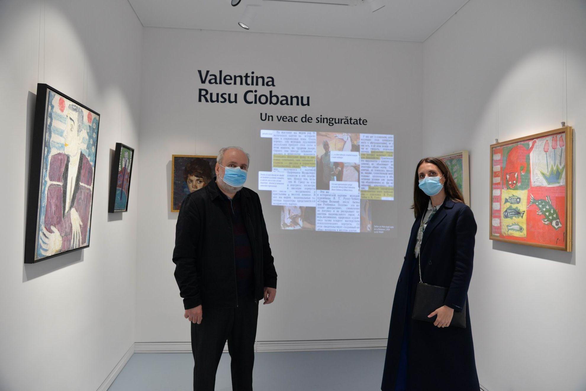 Victoria Nagy Vajda a organizat expoziția aniversară 100 de ani a artistei Valentina Rusu Ciobanu la galeria ARBOR, octombrie 2020. Foto Lucian Muntean