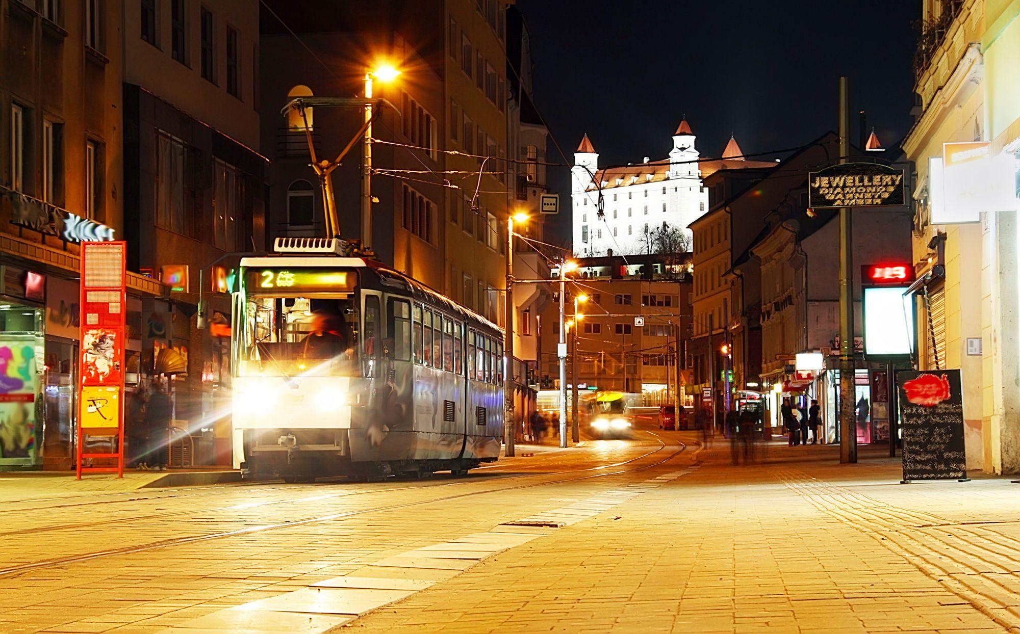 Bratislava face parte din grupul „Orașelor libere” care luptă pentru democratizarea țărilor central și est-europene, în fața unui asalt autocrat și populist. Foto © Peeterson | Dreamstime.com