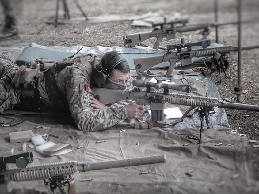 Mercenarul din armata privată a lui Horațiu Potra, chemat la București înarmat în 8 decembrie 2024, și-a făcut antrenamentele la școala de elită a MApN-ului. Foto: pagina personală de Facebook a lui Bogdan Baciu.