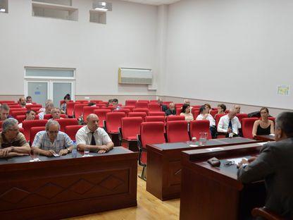 CES faci? N-ai CES faci!