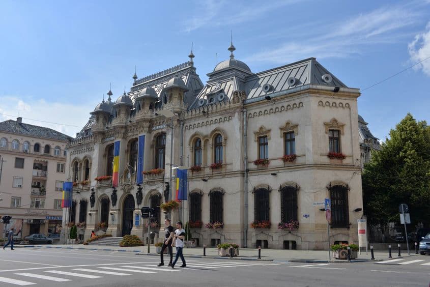 Craiovenii par a fi fericiți cu orașul lor, deși în mod obiectiv ar fi multe de discutat. Foto Lucian Muntean