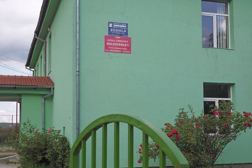 Școala generală din Moldovenești are teren de sport și curte deschisă vara