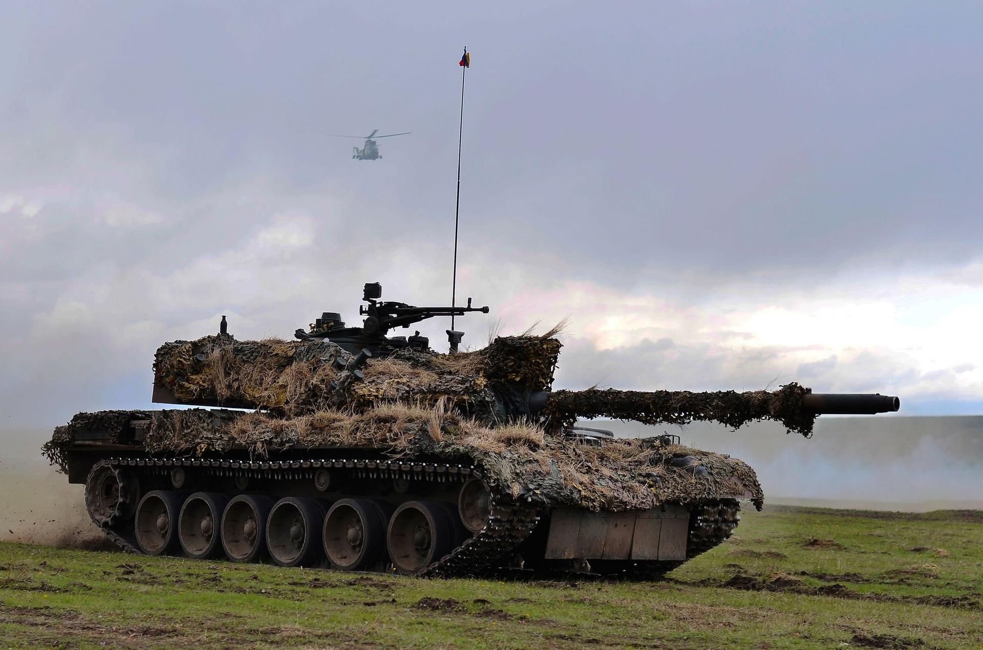 România încă nu a decis ce tancuri vor înlocui bătrânele TR-85 și TR-85M1 Bizon. Suntem încă în stadiul de „analiză profundă”. Foto: Neacșu Răzvan Chirnoagă / Dreamstime.com