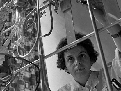 Omul de știință: garanția înfloririi României socialiste