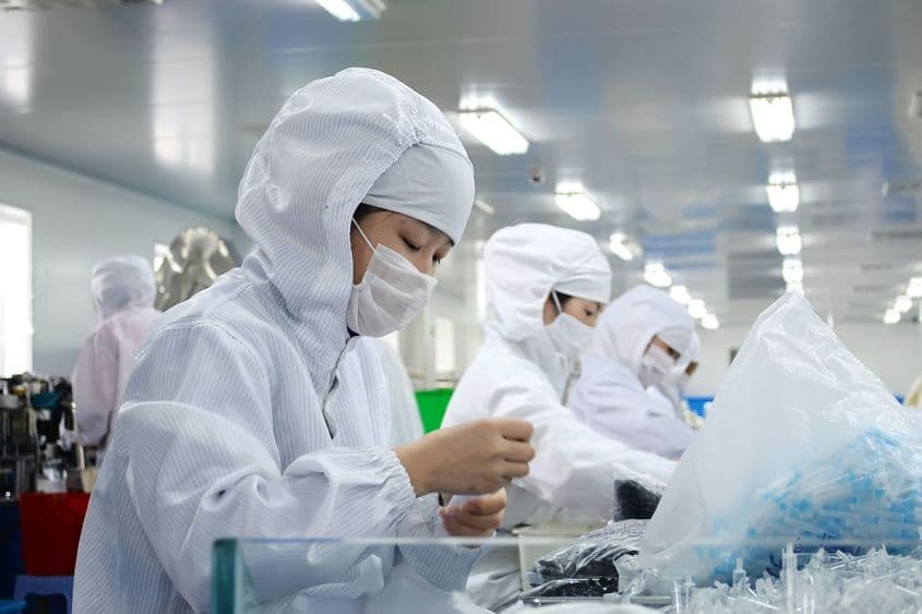 China a exportat virusul în toată lumea. Tot ea exportă și materialele sanitare. Foto: Springdt313 | Dreamstime.com