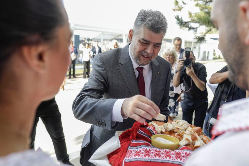 Premierul Ciolacu la evenimentul aniversar prilejuit de împlinirea a 30 de ani de activitate Philip Morris în România, la sediul companiei din Ilfov, 5 septembrie 2023. Inquam Photos / Octav Ganea