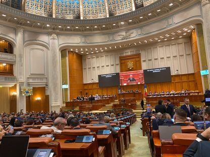 LIVE. Ziua moțiunii. Ilie Bolojan, în plenul Parlamentului: „Dacă e adevărată moțiunea, unde ați fost până acum?”