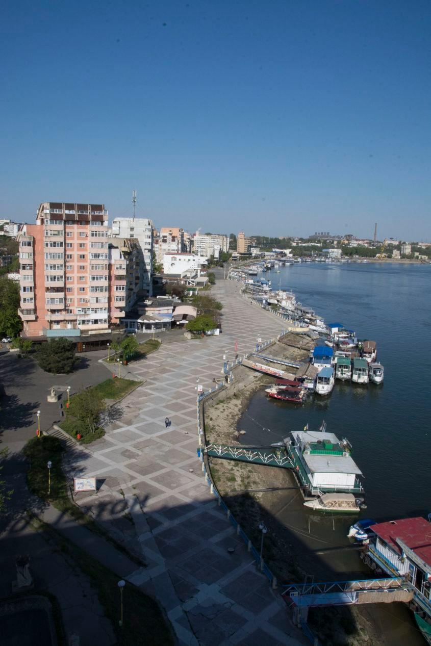 Faleza din Tulcea azi. Fotografie de Mugur Pătrașcu