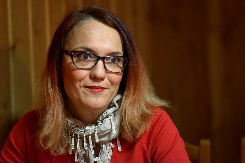 Daciana Loi predă la Huedin din 1996.