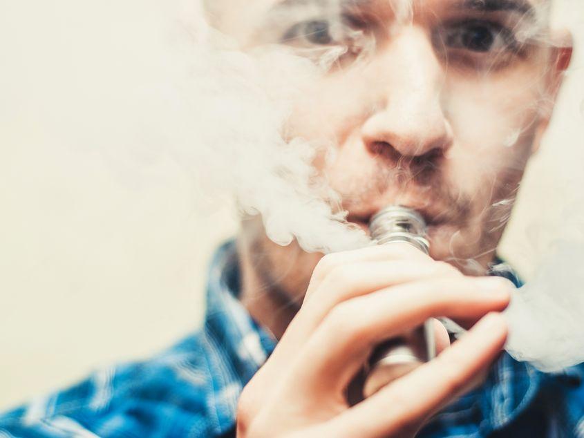HHC este o substanță care, până recent, era în dispozitivele vape sau în dulciuri comercializate în România, până când procurorii au desfășurat o amplă operațiune de percheziții. Foto © Polina Zubko | Dreamstime.com