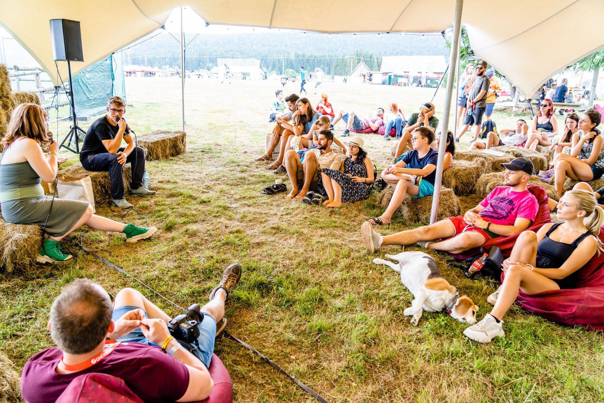Discuție despre proiectul „Made in Roșia Montană” cu Tică Darie - sursă: Facebook/Smida Jazz festival