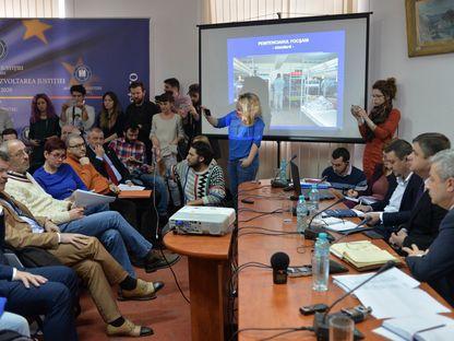 Dezbaterea Ordonanţei de graţiere: "Puteţi să precizaţi dacă aveţi un interes direct?"