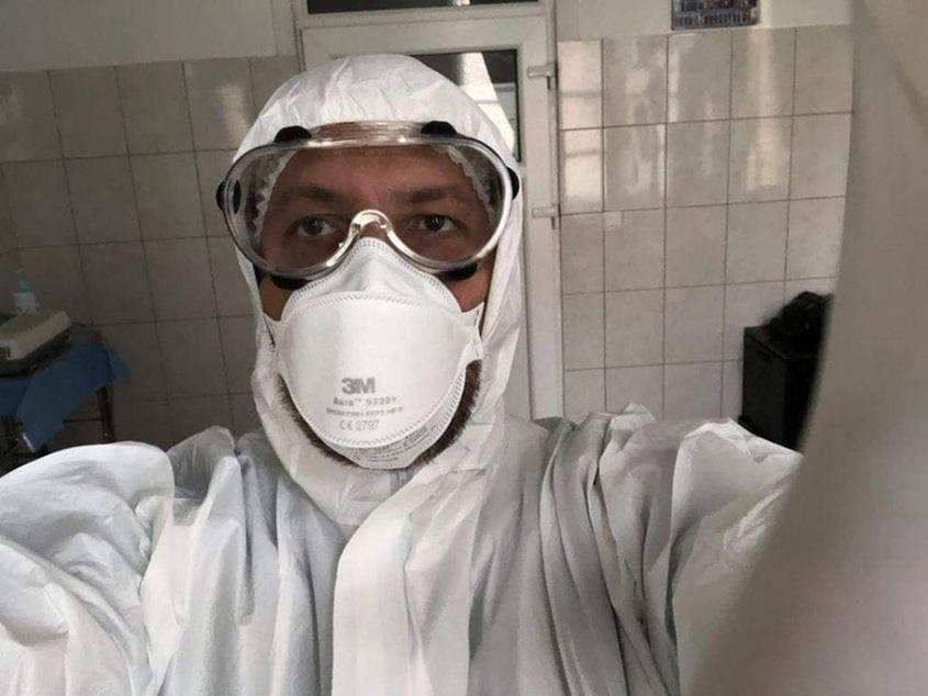 Adrian Wiener, de gardă la Spitalul Județean Arad