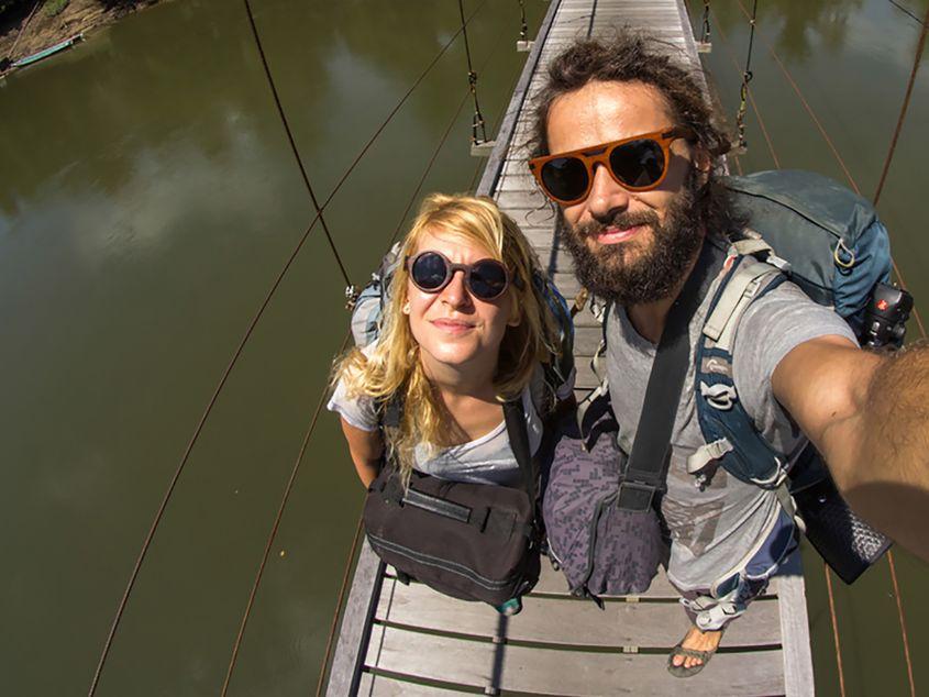 Tessa și Adrian s-au întors în Europa după o lună de filmări în insula Komodo.