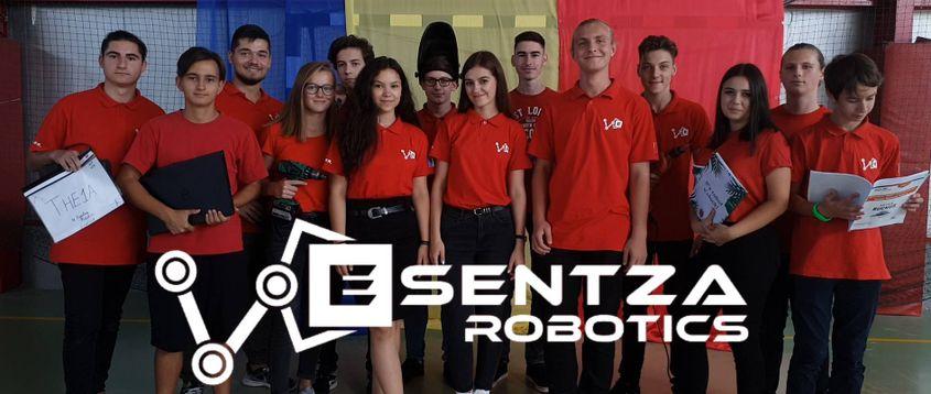O parte dintre liceenii pasionaţi de robotică din Beclean. Sursa foto: Facebook
