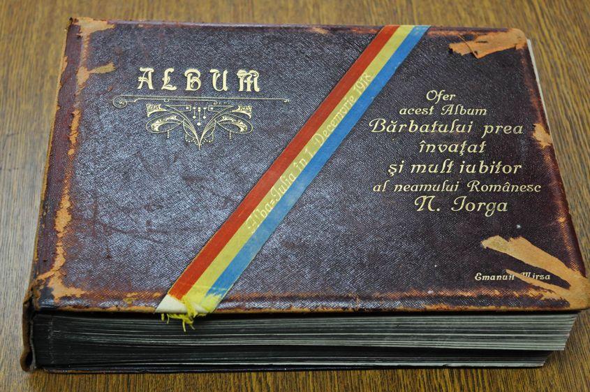 Albumul oferit lui Nicolae Iorga se găsește la Biblioteca Academiei Române din București.