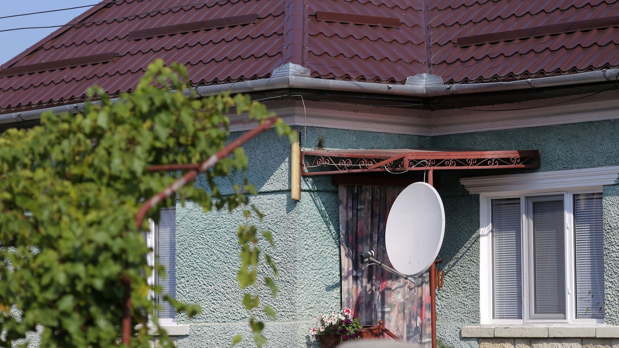 Spre finalul deceniului, costurile vor fi suficient de mici pentru ca până și țăranii români să-și permită o conexiune ultra rapidă la internet, la prețul unui abonament la cablu TV. Foto: Cateyeperspective | Dreamstime.com