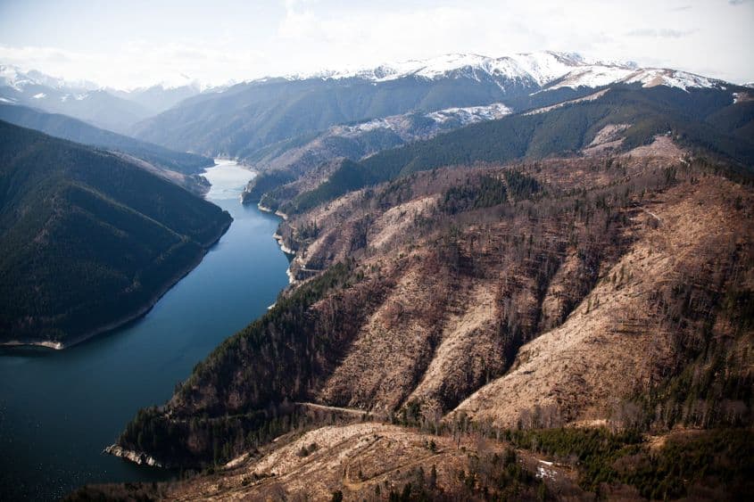 Lacul Pecineagu de pe Valea Dâmboviței. Izvoarele Dâmboviței se află în proprietatea FCC. Fotografie aeriană publicată pe pagina personală a lui Alex Găvan, consilier al ministrului Mediului.