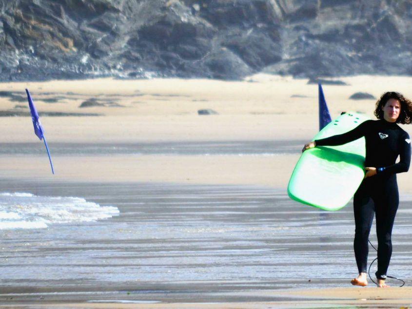 Am început să fac surfing în urmă cu patru ani. Foto: Charlène Mangel