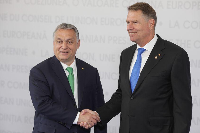 Primul-ministru al Ungariei, Viktor Orban, este întâmpinat de Klaus Iohannis la Sibiu la Summitul Informal al liderilor europeni, joi, 9 mai 2019. Inquam Photos/Octav Ganea