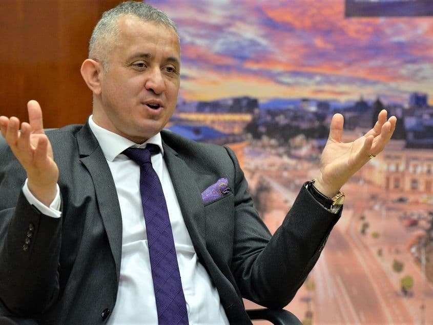 Profesorul universitar Adrian Ivan, rectorul Academiei Naţionale de Informaţii "Mihai Viteazul". Fotografii: Lucian Muntean