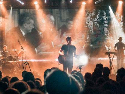 Byron lansează un videoclip nou despre România: Ne punem întrebări serioase despre validarea pe care i-o dai agresorului atunci când taci