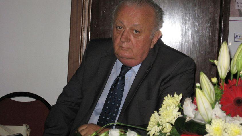 Profesorul Marian Neguţ. Sursa foto: almr.ro