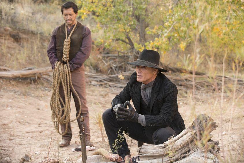 Ed Harris (în dreapta) și Clifton Collins Jr.