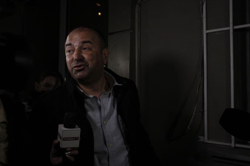 Dumitru Silvestru Sosoaca pleacă de la Secția 6 de poliție, în București, 2 aprilie 2024. Inquam Photos / Octav Ganea