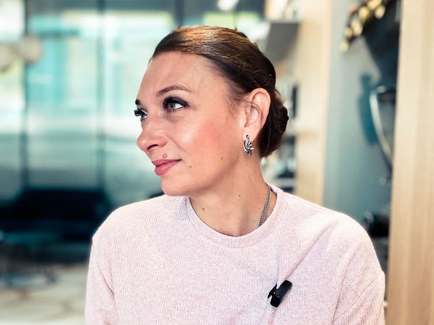 „Am avut o mare satisfacție din munca mea. A fost o muncă făcută nu pentru bani, nu pentru recunoaștere, ci de dragul de a ajuta oamenii”, spune Anna. Foto: Luiza Popovici