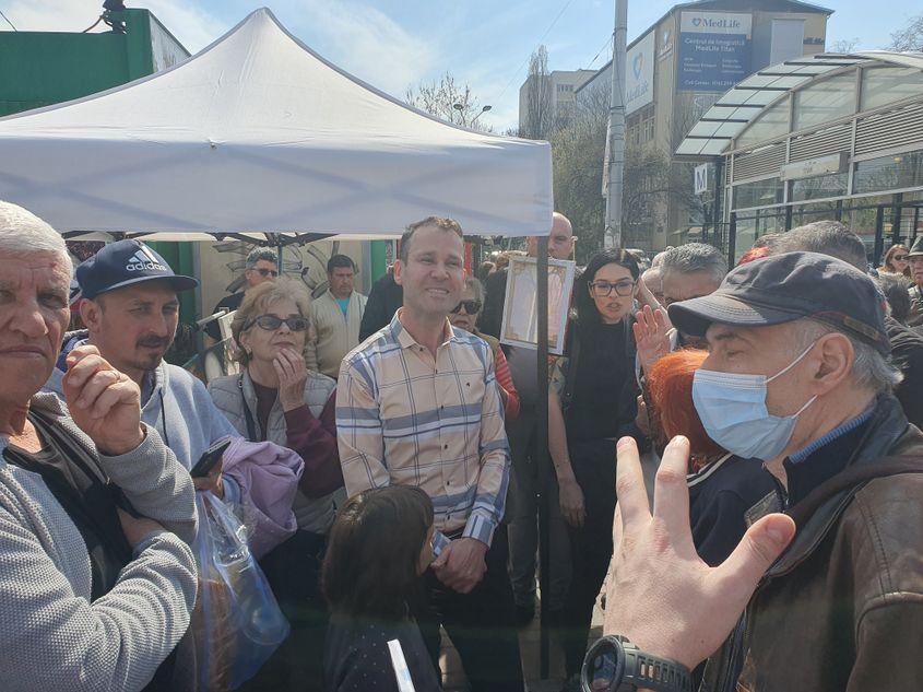 Primarul Negoiță a scos de mai multe ori locuitorii sectorului 3 în stradă, prin asaltul asupra parcului IOR și prin ambiția de umple toate spațiile verzi dintre blocuri cu pavele și garduri