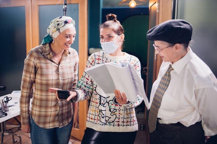 Ilona Brezoianu, Chris Simion Mercurian, Maia Morgenstern. Foto "Care dintre noi"