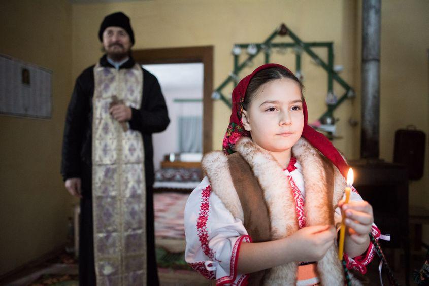 Mezina familiei Lăzurcă din Piatra Fântânele.