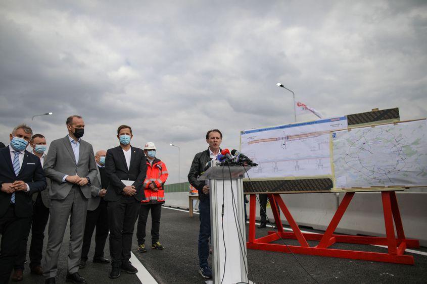 Politicienii „rezolvă” problemele de acum 30 de ani ale Bucureștiului cu soluții de anii '50, fără să ia în calcul dezvoltarea ulterioară a orașului. Pasajele de pe Centură sunt necesare de mult timp, dar nu vor face față traficului auto suplimentar pe care-l generează. Foto: Octav Ganea / Inquam Photos