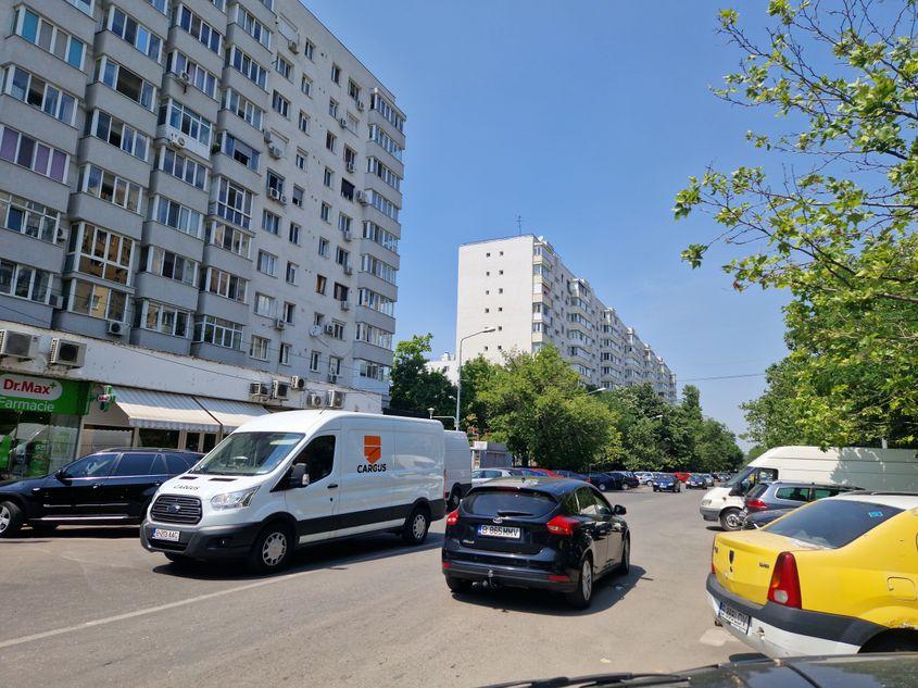 Blocuri înalte din zona Trapezului. Cele mai multe au fost construite în anii '70, înainte de cutremur, conform codului din '63. Foto: Răzvan Filip