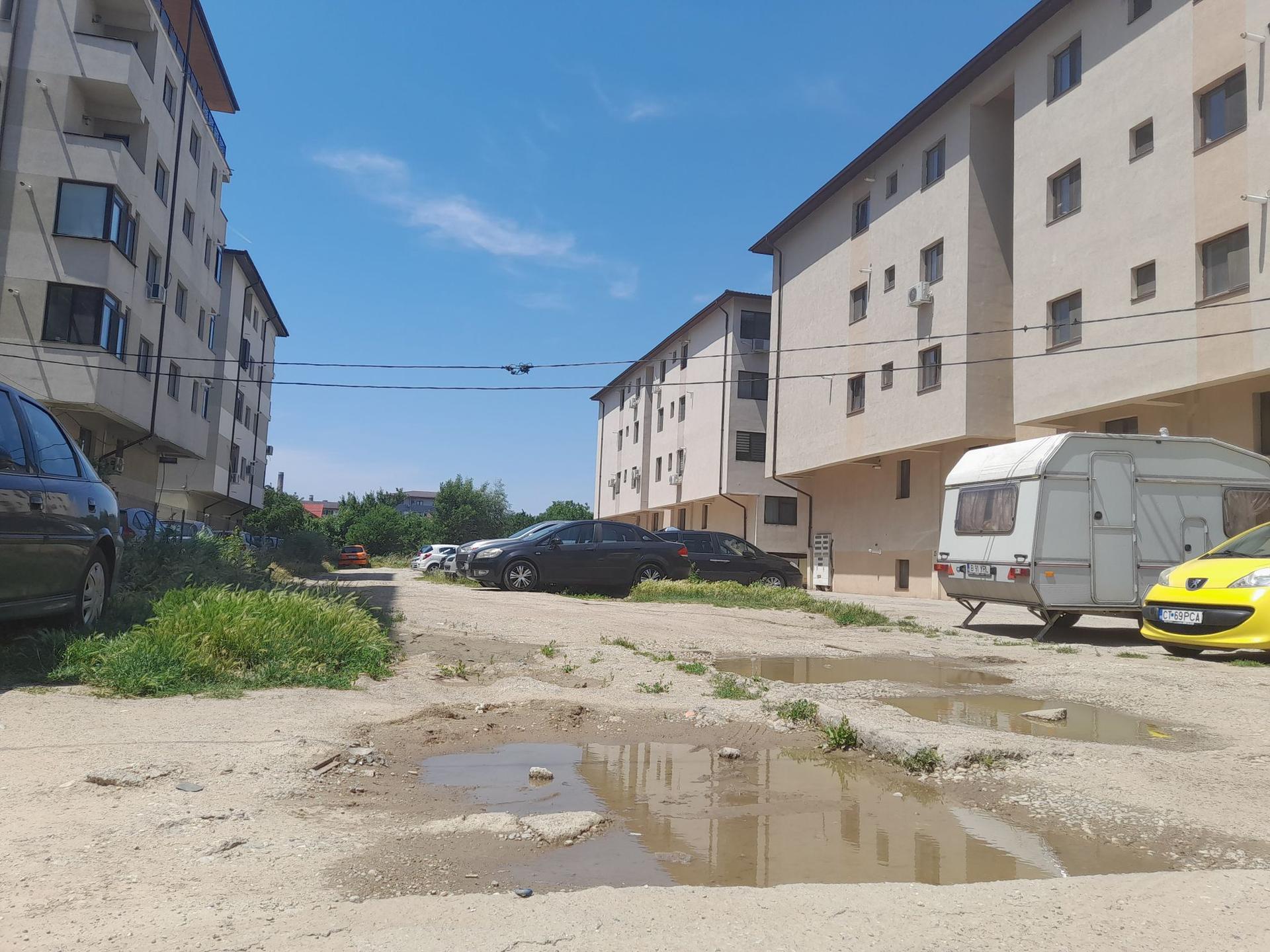 Zona Aleea Ninsorii-Aleea Taifunului, sector 3. Cândva, aici era o zonă de case și sere.