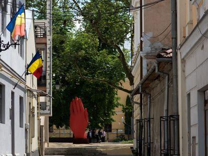 Dragii noștri corupți