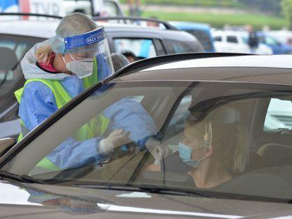 GRAFICE. Cât de „bine” arată campania de vaccinare a domnului Cîțu