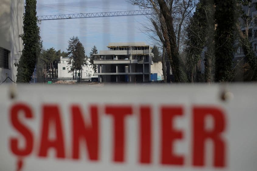 Unul dintre șantierele oprite de primarul Nicușor Dan pe bulevardul Kiseleff. Foto: Octav Ganea, <a target="_blank" href="https://inquamphotos.com/" target="_blank" rel="noreferrer noopener">Inquam Photos</a>