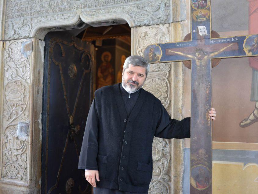 Părintele Vasile Ioana de la biserica "Sfântul Nicolae Dintr-o Zi". Fotografii: Lucian Muntean