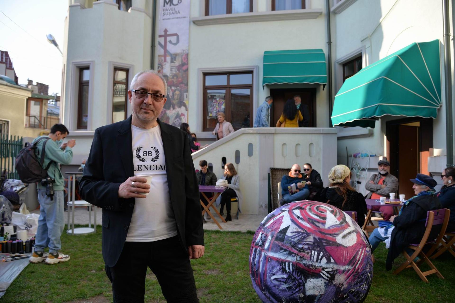 Mihail Iordache în expoziția personală la MAMCO din București, aprilie 2021. Foto Lucian Muntean