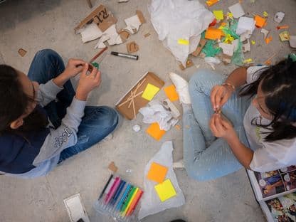 Cum arată o școală „grijulie”? Un model de educație pentru copiii din medii vulnerabile