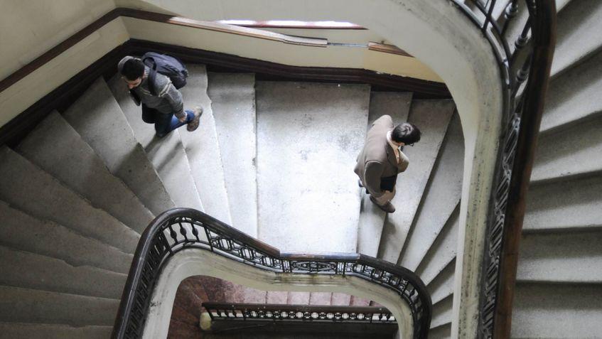Pentru cei care se întorc la studii mai târziu în viață, facultatea vine la pachet cu provocări pe care studenții mai tineri nu le au întotdeauna: un loc de muncă, o familie, responsabilități și un program în care cursurile și examenele trebuie să-și găsească locul. Foto: Lucian Muntean