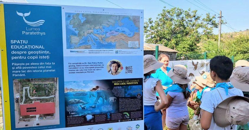 Fondul Științescu este o mișcare națională de revigorare educațională care îi încurajează pe cei pasionați să le prezinte copiilor acea latură a disciplinelor științifice care cu greu poate fi descrisă în manuale.